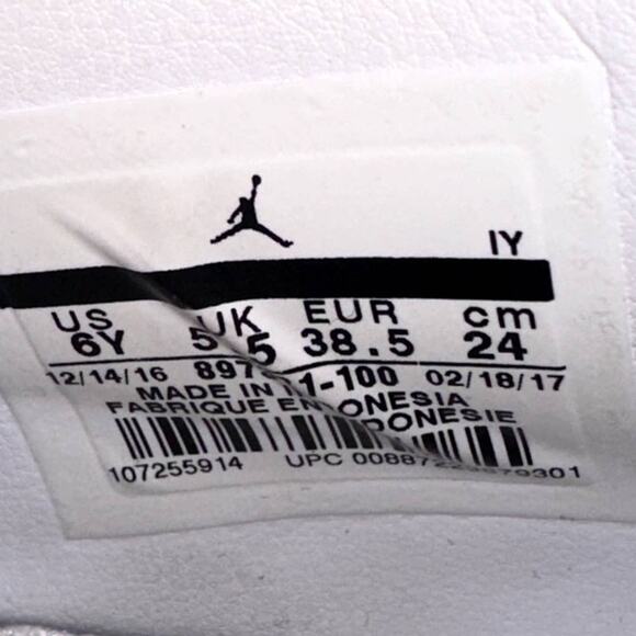 Air Jordan 11 Retro Heiress Low Top Frost Python White Size 6 Youth Women 7.5 - Picture 10 of 10